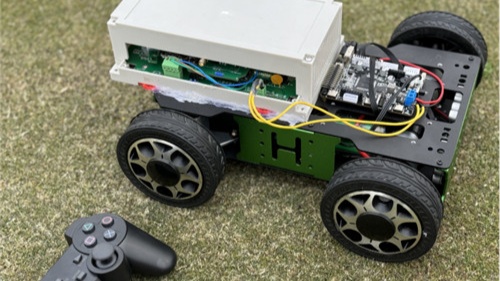 江西师大附中学生创新：微型轮式环境巡检机器人问世